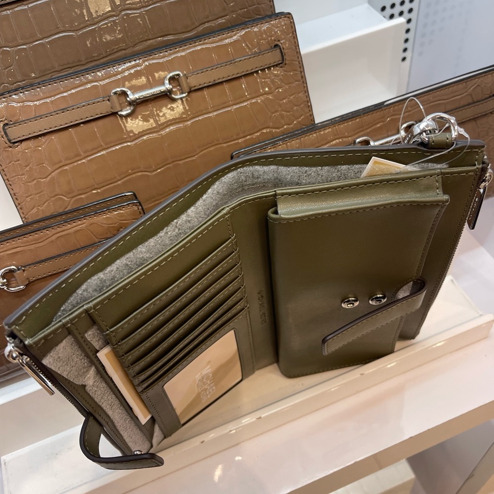 MICHAEL KORS Jet Set Lg Ombré Signature Logo Wristlet Phone Holder Wallet 
Olive - Picture 10 of 16